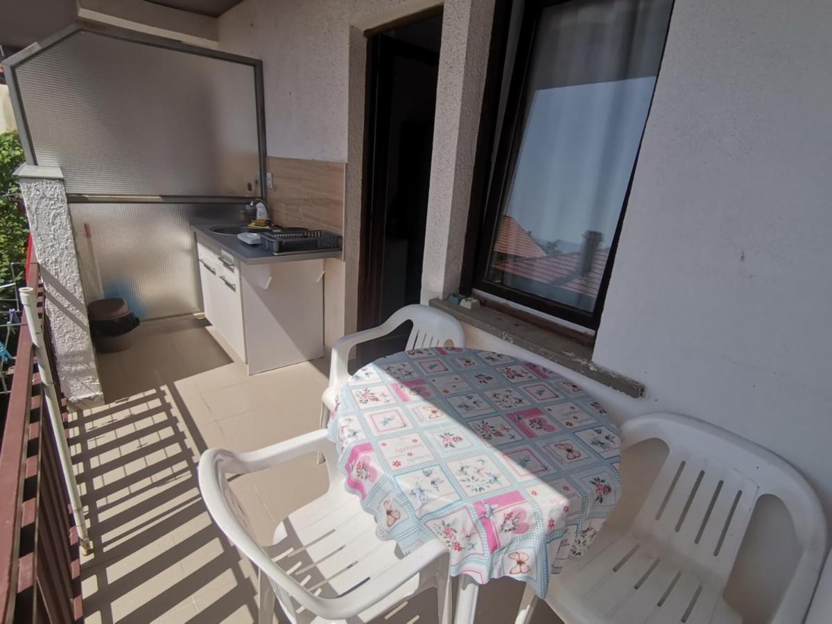 Guesthouse Zimovski Pestani Exterior photo
