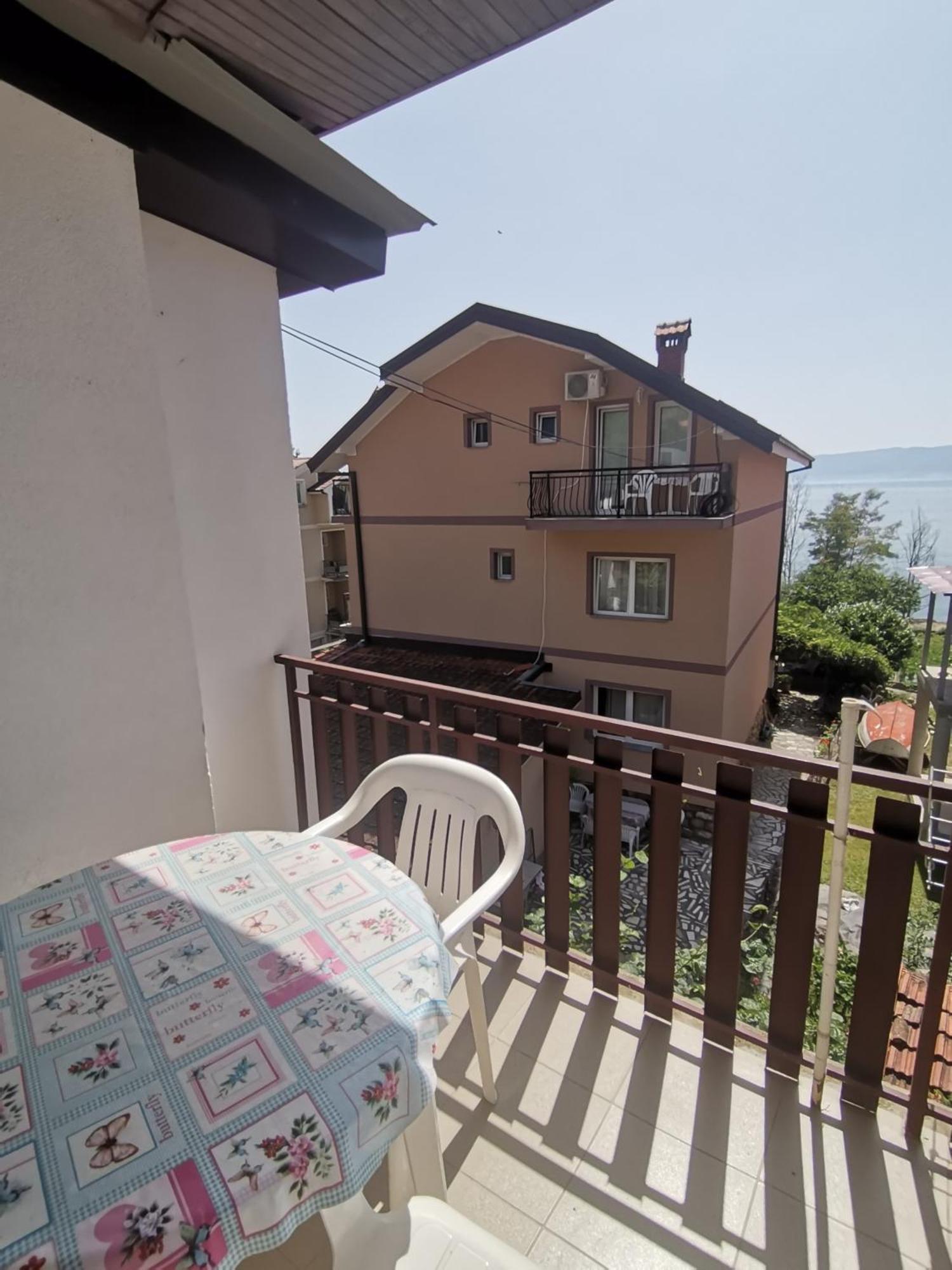 Guesthouse Zimovski Pestani Exterior photo