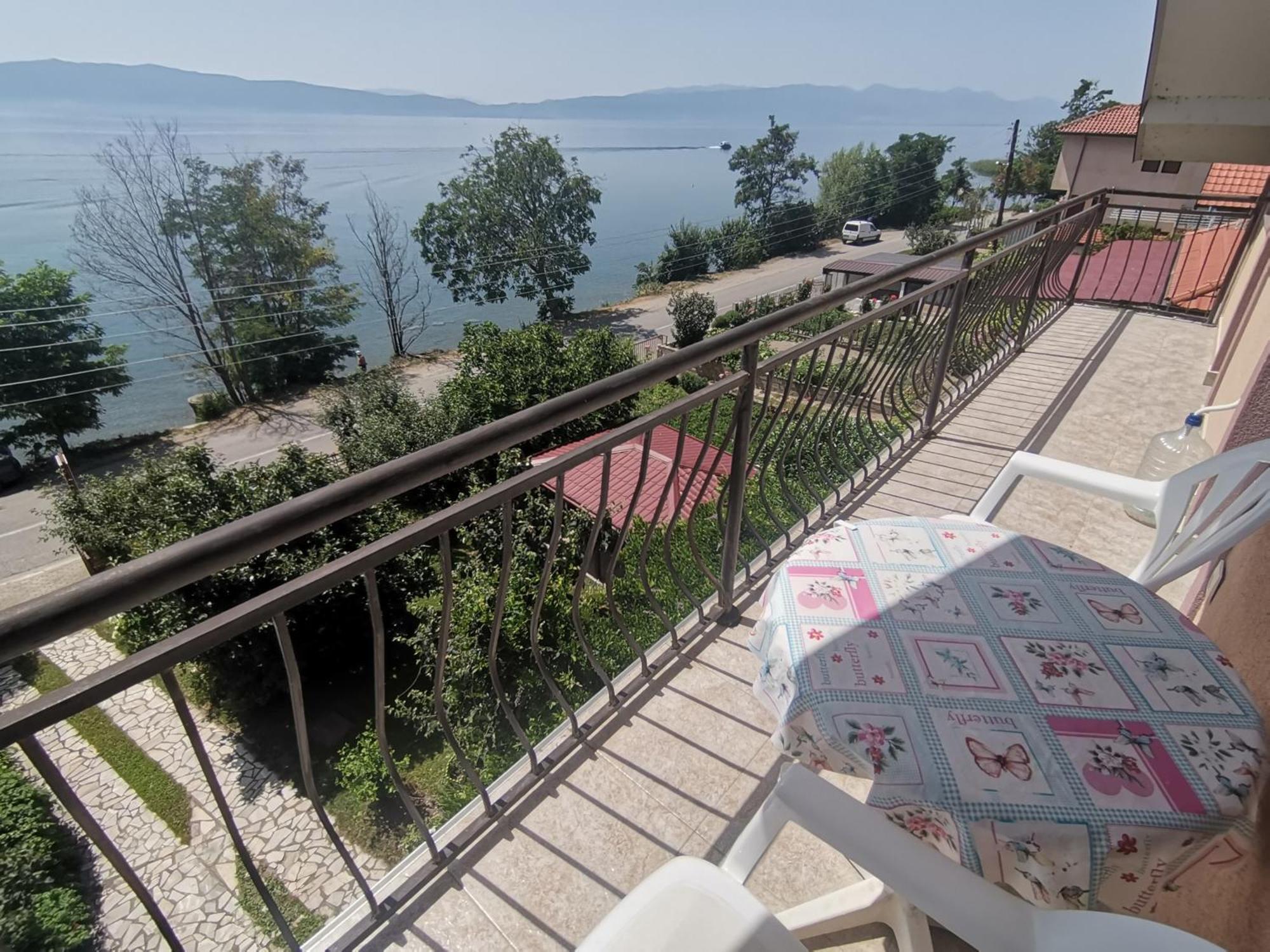 Guesthouse Zimovski Pestani Exterior photo