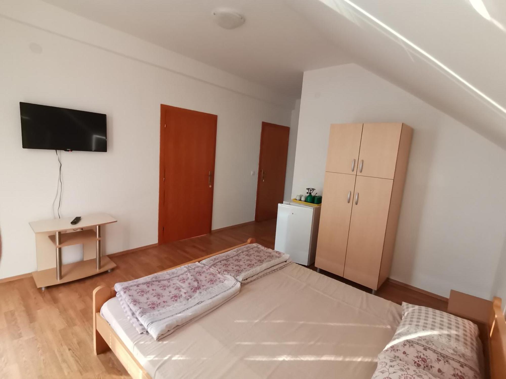 Guesthouse Zimovski Pestani Exterior photo
