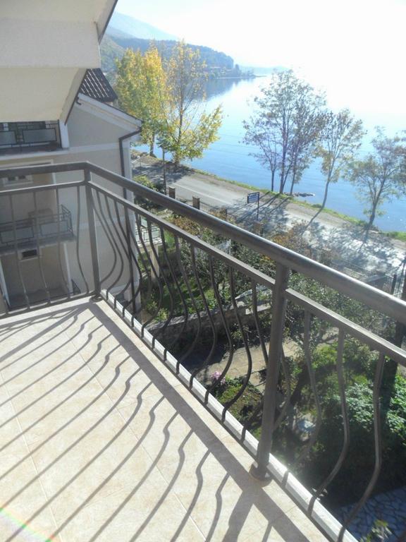 Guesthouse Zimovski Pestani Exterior photo