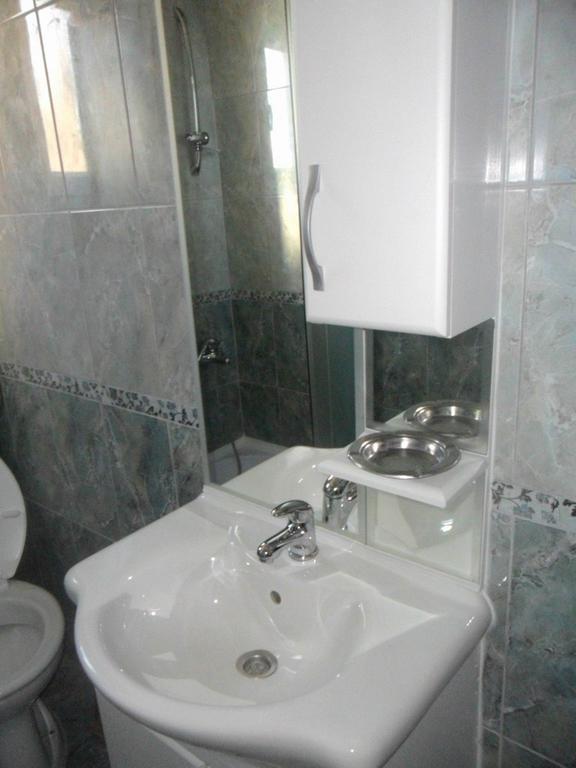 Guesthouse Zimovski Pestani Exterior photo