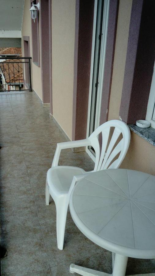 Guesthouse Zimovski Pestani Exterior photo